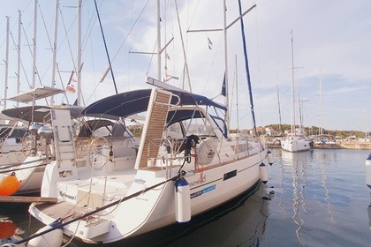 Rental Sailboat Beneteau Oceanis 45 - 4 cab. Pula