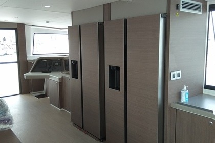 Bali 5.4 with watermaker & A/C - PLUS