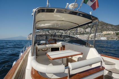 Noleggio Barca a motore Di Donna Serapo 33 Capri