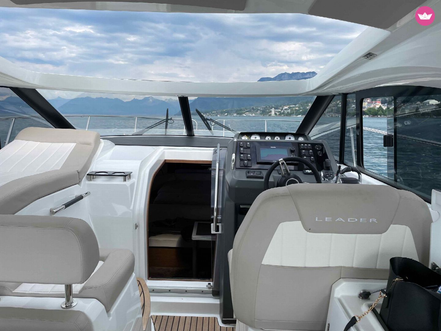 Bateau à moteur JEANNEAU LEADER 36 235cv 5
