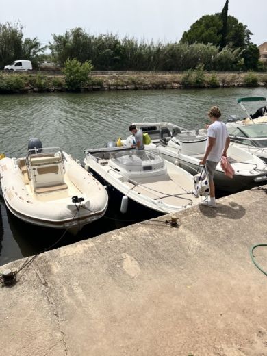 Hyères Motorboat Jeanneau Cap Camarat  5.5 Wa alt tag text