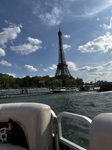Paris Motorboat Smoker Craft Sun Chaser 7522 alt tag text