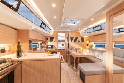 Noleggio Barca a vela  Bavaria 38 C Castiglioncello