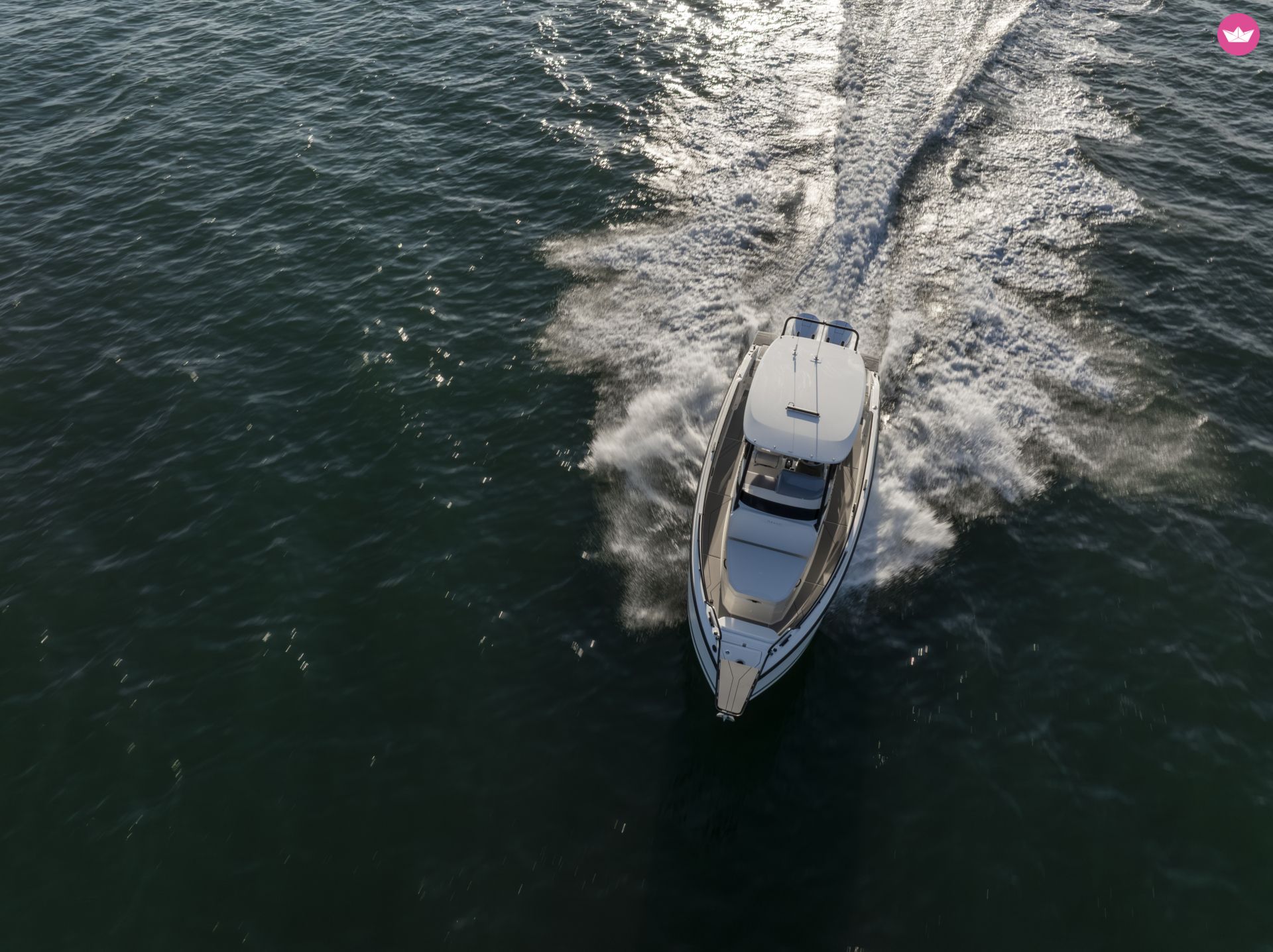 Bateau à moteur NAVAN T30 450cv 2