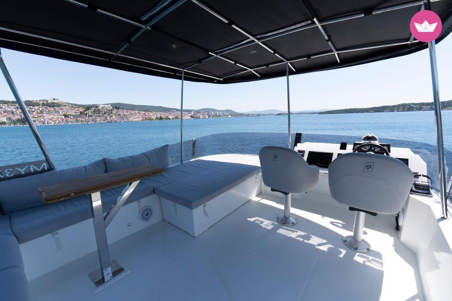 Bateau à moteur Fountaine Pajot My 37 440cv 5