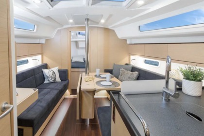 Alquila esta goleta de 3 camarotes para disfrutar