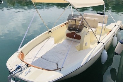 INVICTUS YACHT FX190