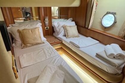 Azimut 68 Fly (2010)