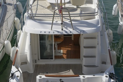 Disfruta a bordo del Prestige 32