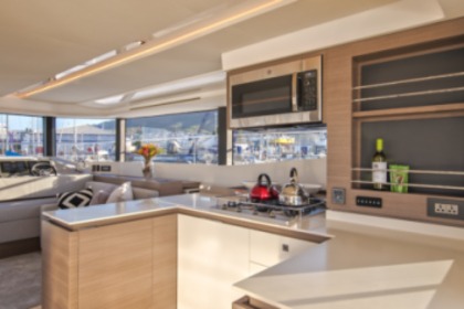 Charter Catamaran Robertson & Caine LEOPARD 53PC Mahé