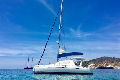 Rental Catamaran Robertson & Caine Leopard 40 Ibiza