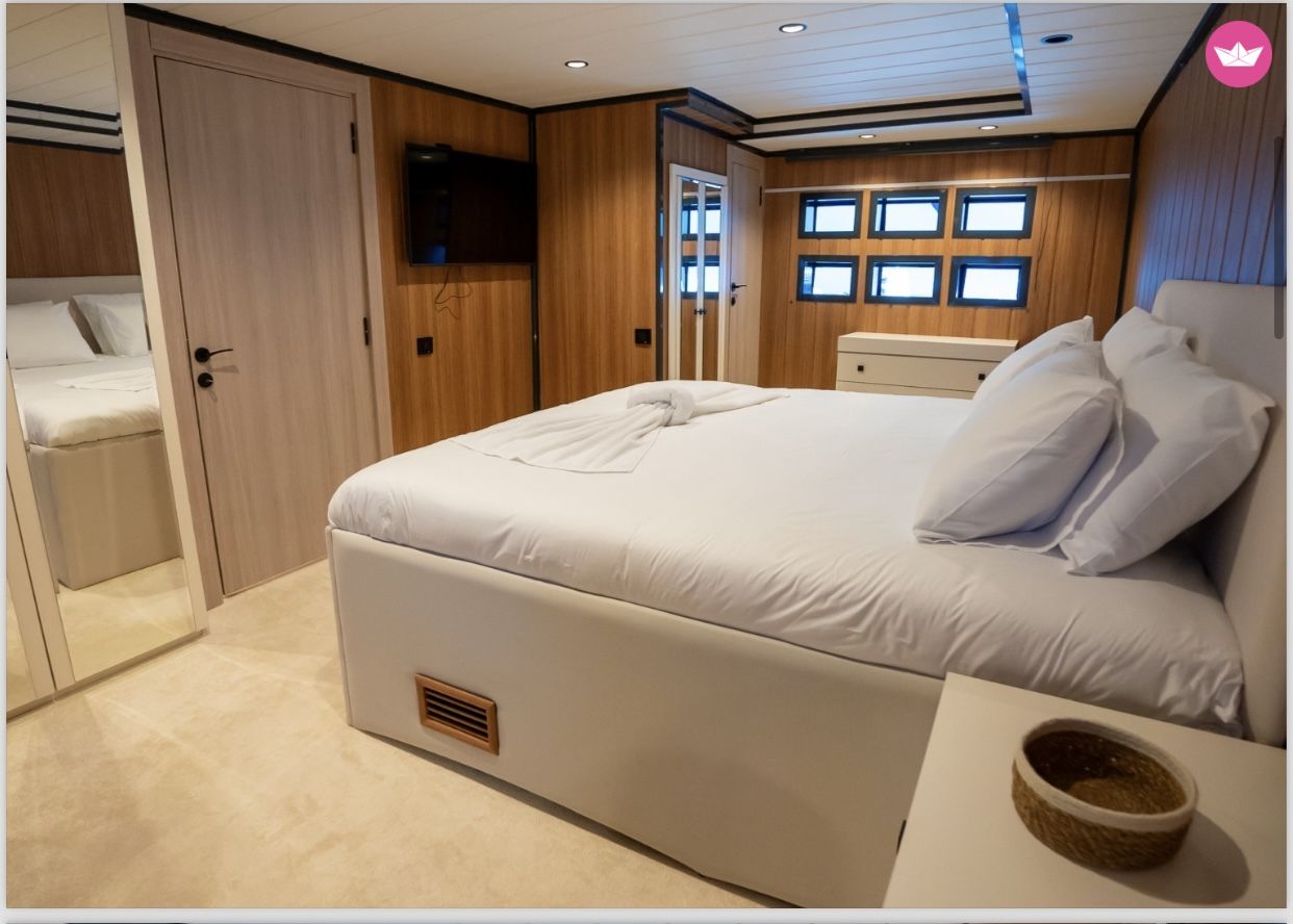 Yacht Y-AL 26 Yacht with Jacuzzi B88! Y-AL 26 Yacht with Jacuzzi B88! 1300cv 8