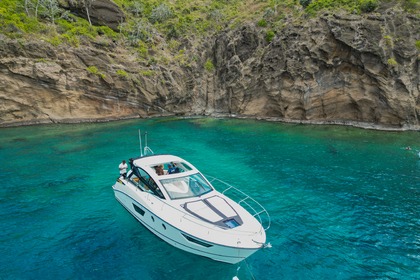 Location Bateau à moteur BENETEAU GRAN TURISMO 40 Rivière Noire