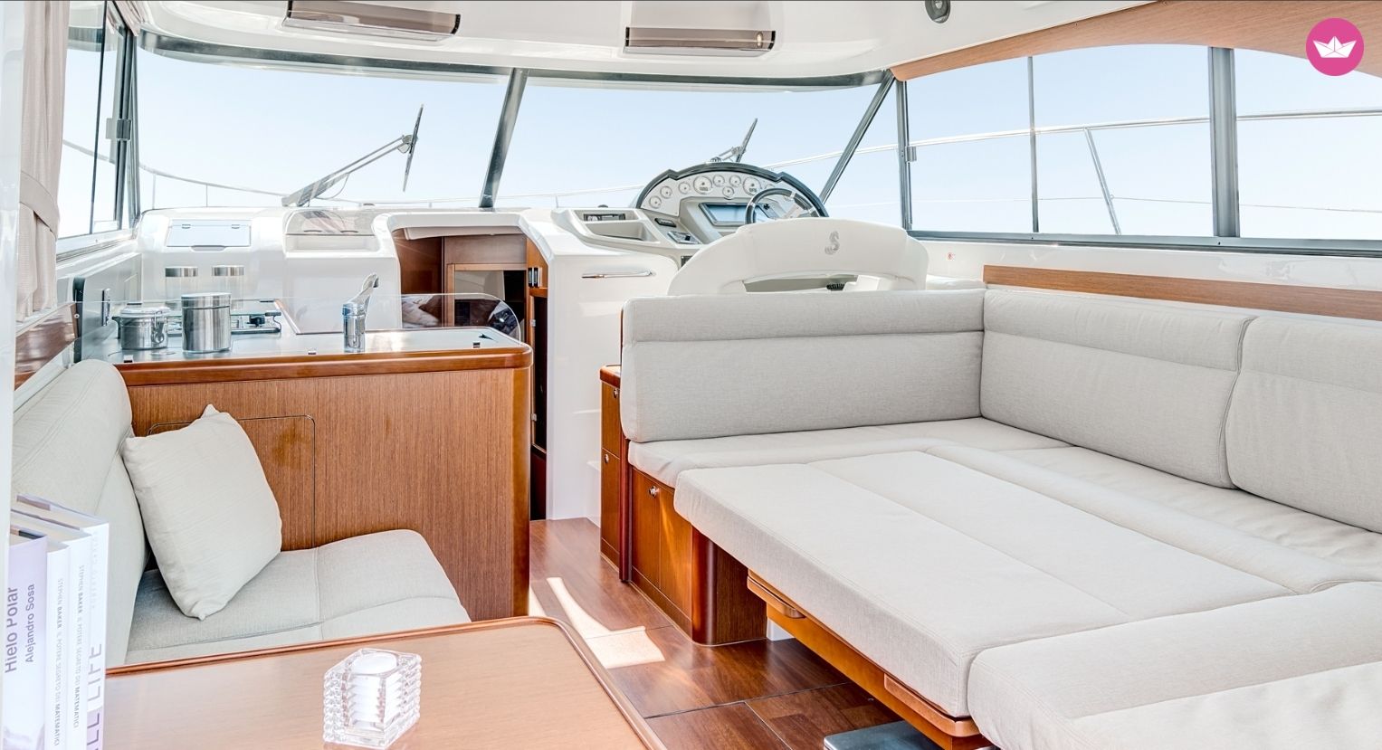 Bateau à moteur Beneteau Antares 42 4