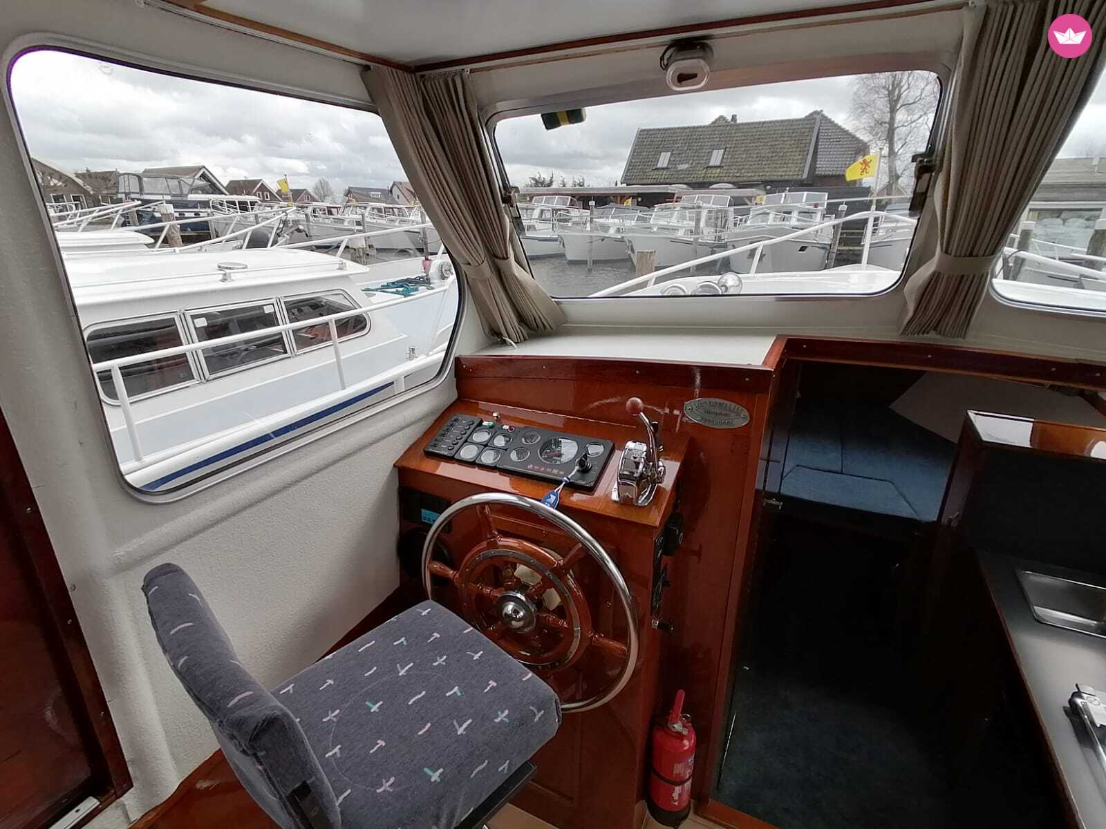Bateau sans permis Palan D 1050 60cv 5