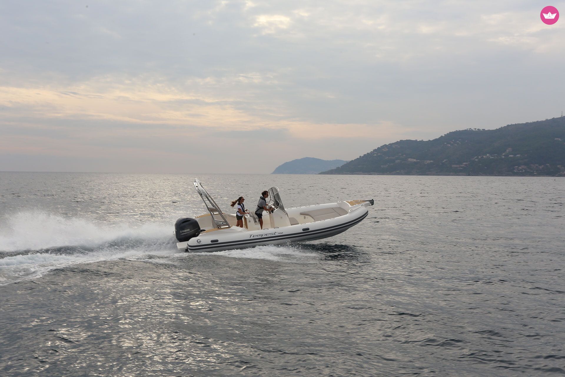 Bateau à moteur CAPELLI TEMPEST 700 - KOOM 225cv