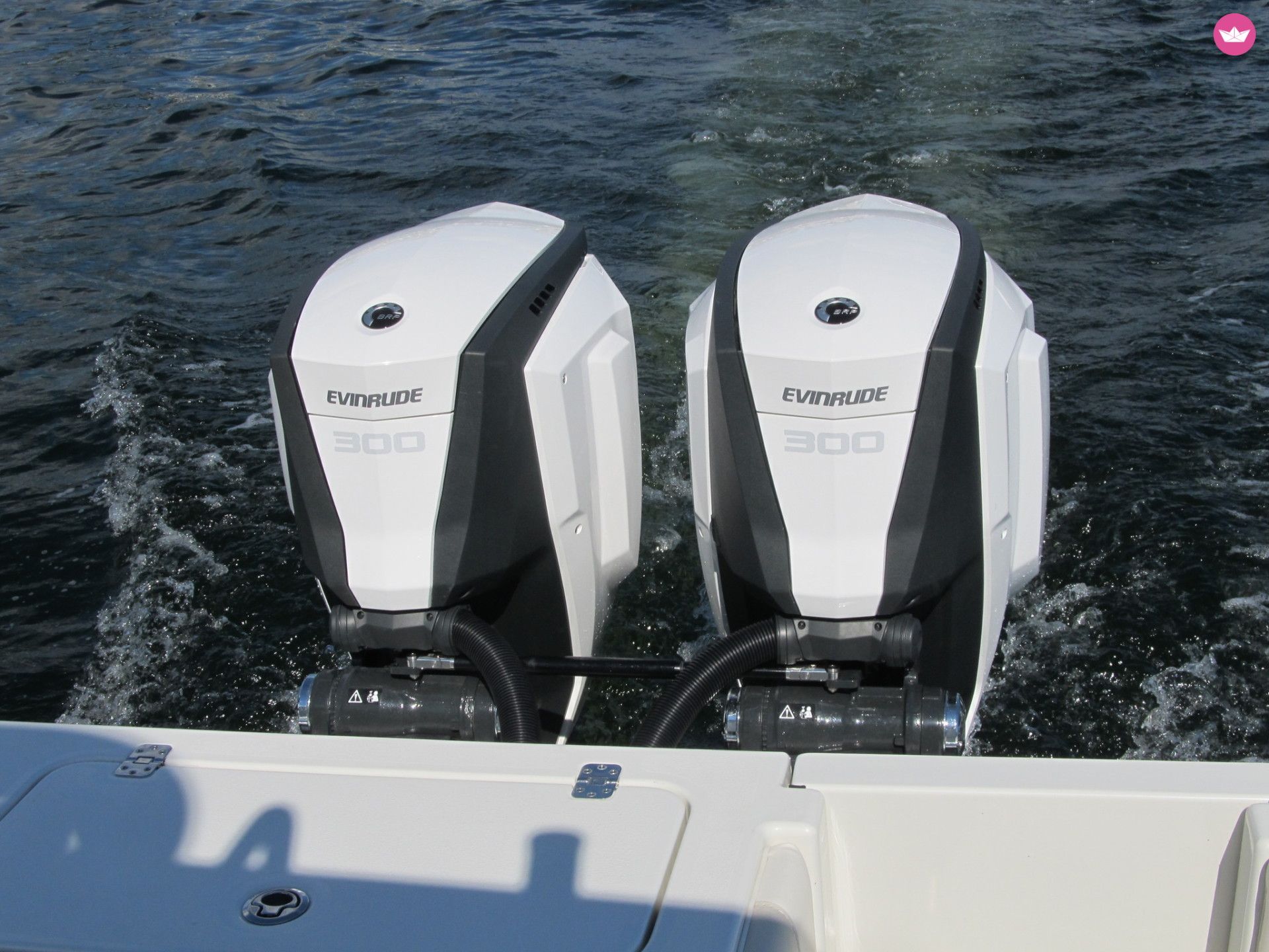 Motorboat Pursuit 3070Cc  