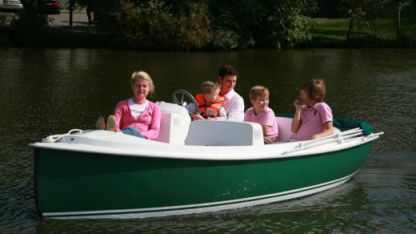 Charter Motorboat Ruban Bleu Ace Metz