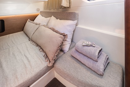 Merry Fisher 895, climate unit, diving, TV, PS5, fridge, thrusters, heating, inverter