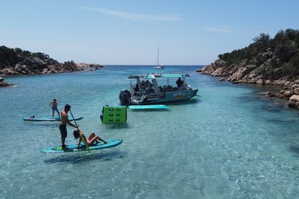 Location Bateau à moteur Bord à bord Foxsea 800 Belvédère-Campomoro