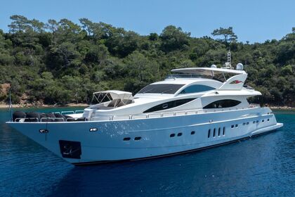 Luxury Motoryacht with a capacity of 10 people