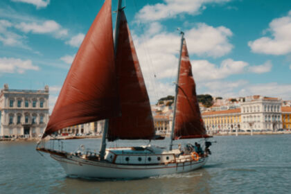 Charter Sailboat Vintage Sailboat Ta Chiao 35 Lisbon