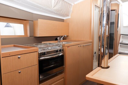 Enjoy the Croatian winds with Oceanis 38.1