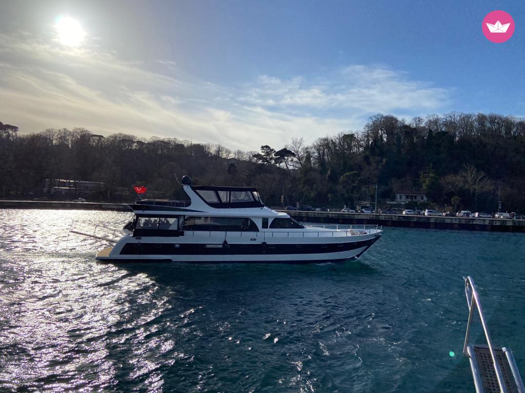 Yacht Amazing 24m Motoryat B16 Amazing 24m Motoryat B16 2700cv 8