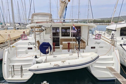 Rental Catamaran Lagoon-Bénéteau Lagoon 400 S2 - 4 + 2 cab. Sukošan