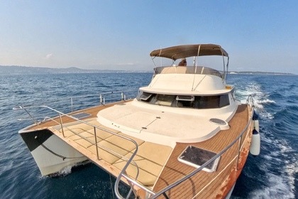 Location Bateau à moteur Fountaine Pajot Cumberland 44 Golfe Juan