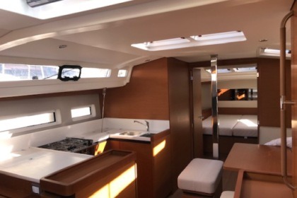 Alugar Sun Odyssey 440