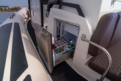 Location Bateau à moteur Brig Eagle 10 Antibes