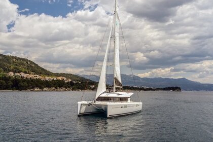 Hyra båt Katamaran Lagoon-Bénéteau Lagoon 39 - 4 + 2 cab. Split