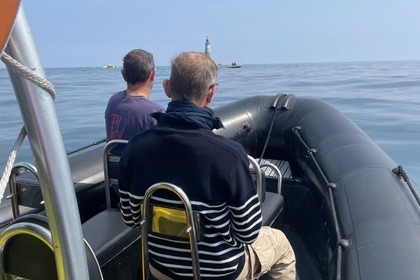 Location Semi-rigide Valiant Dr 750 Lézardrieux