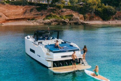 Noleggio Barca a motore DeAntonio Yachts D50 Ibiza