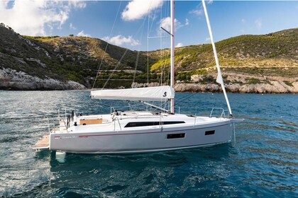 Hire Sailboat  Oceanis 34.1 Cugnana Verde