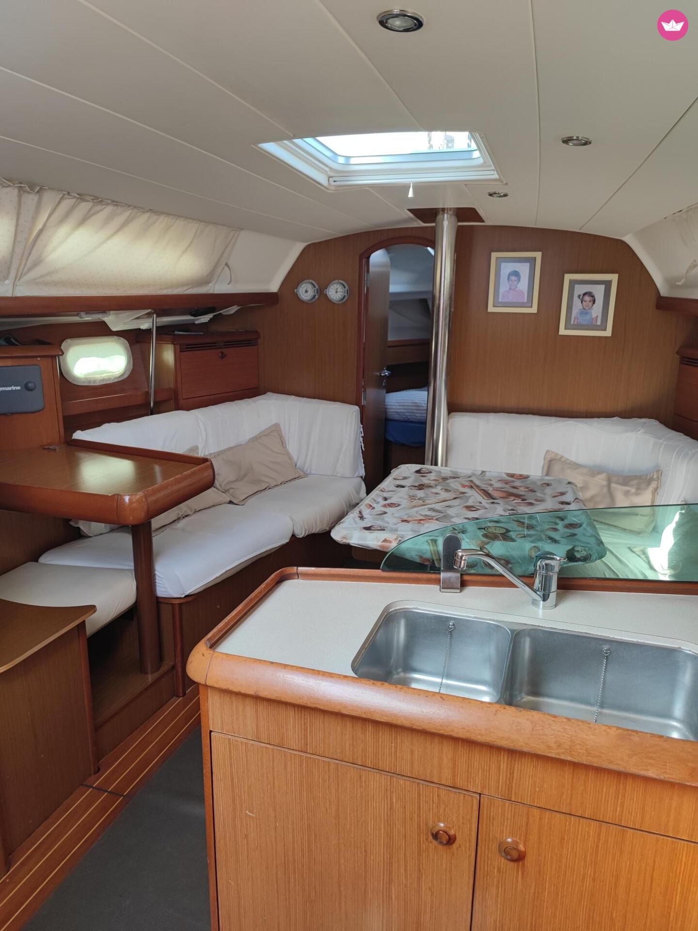 Hire Jeanneau Sun Odyssey 37