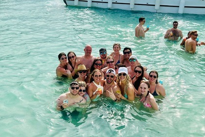 PREMIUM YACHT RENTAL:ALL INCLUSIVE CAPTAIN AND CREW