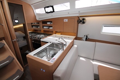 Verhuur Zeilboot Jeanneau Sun Odyssey 380 Biograd na Moru