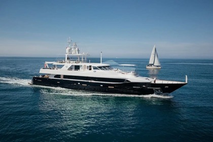 Noleggio Yacht Rossinavi Rossinavi Napoli