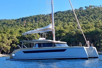 Charter Catamaran Luna 49 Split