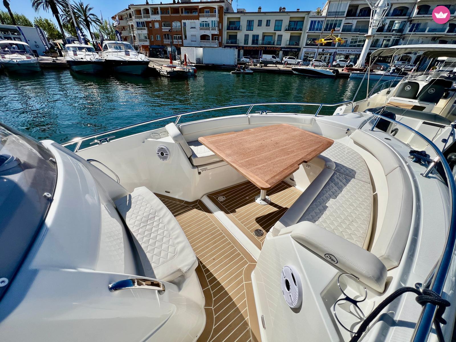 Bateau à moteur White Shark 280 Luxe 500cv 3