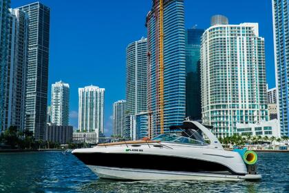 Charter Motorboat Chaparral 27 signature Miami