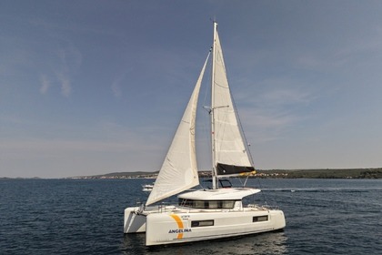 Verhuur Catamaran Lagoon Lagoon 40 Marina Frapa