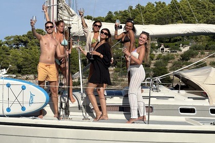 Adventure,luxury & memories-Sayonara sailboat experience