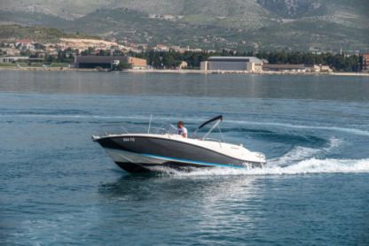 Noleggio Barca a motore Quicksilver Activ 675 Sundeck Traù