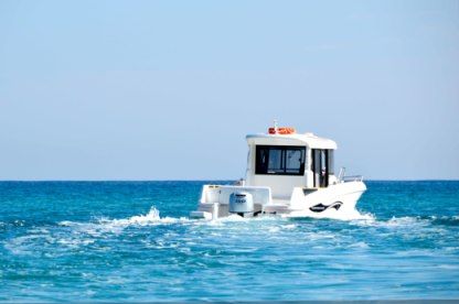 Charter Motorboat Beneteau Barracuda 7 La Caletta