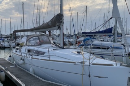 Rental Sailboat Jeanneau Sun Odyssey 33i La Rochelle