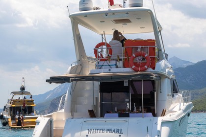 Sea ray 480 sedan bridge