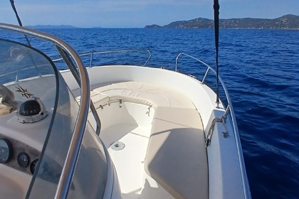 Location Bateau à moteur Jeanneau Cap Camarat 625 Bormes-les-Mimosas